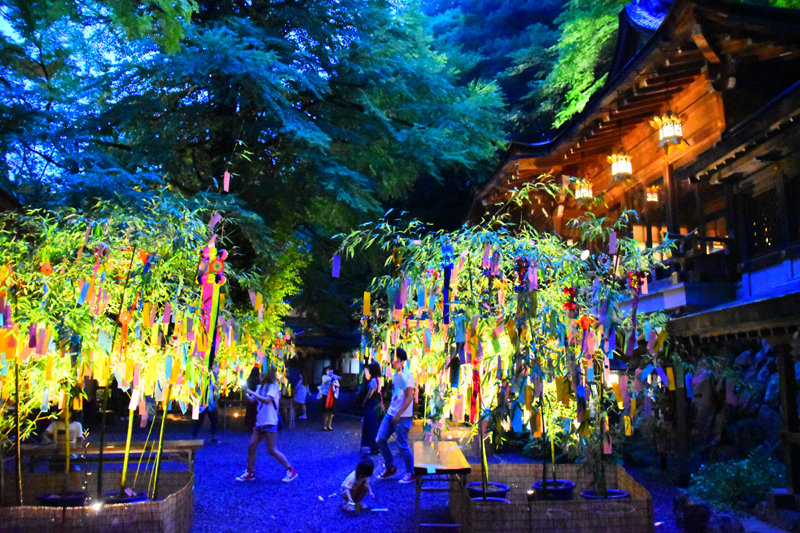 夏夜の七夕笹飾りライトアップが美しい 京都 貴船神社へ行ってきた シマテイエン