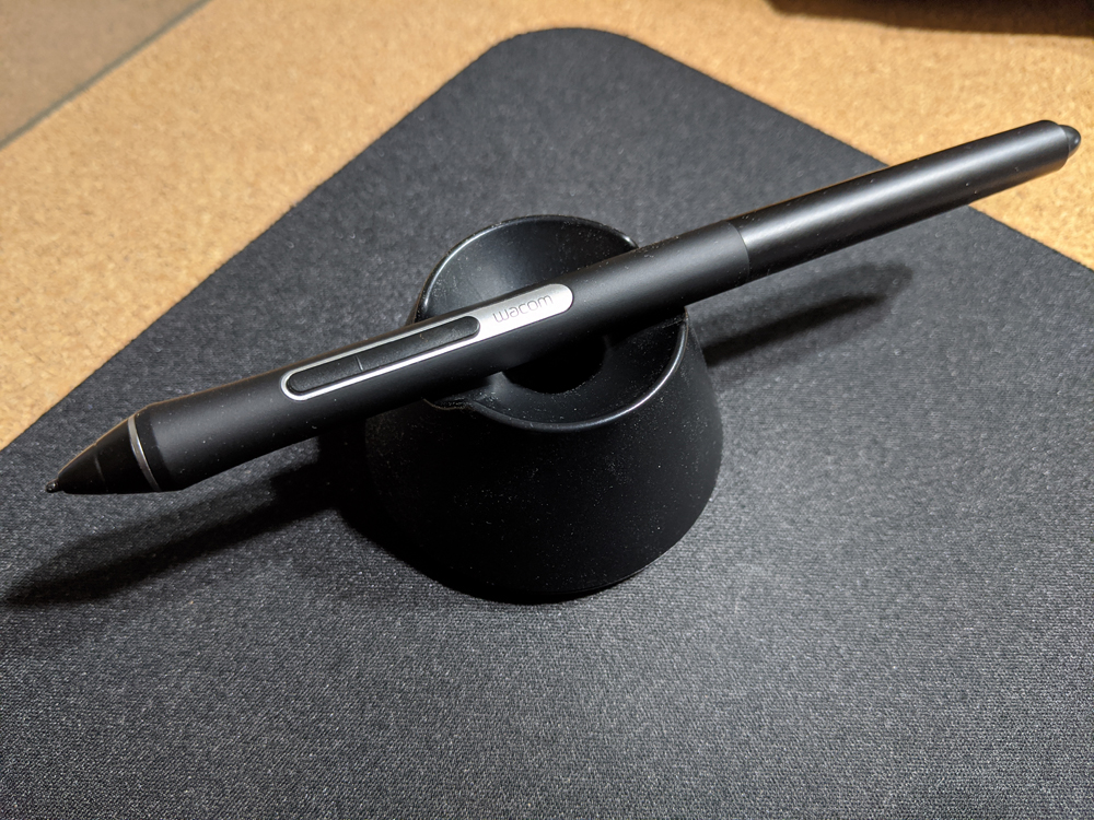 Wacomの液タブ用ペン「Pro Pen slim」は軽細で描きやすい、ただし欠点 